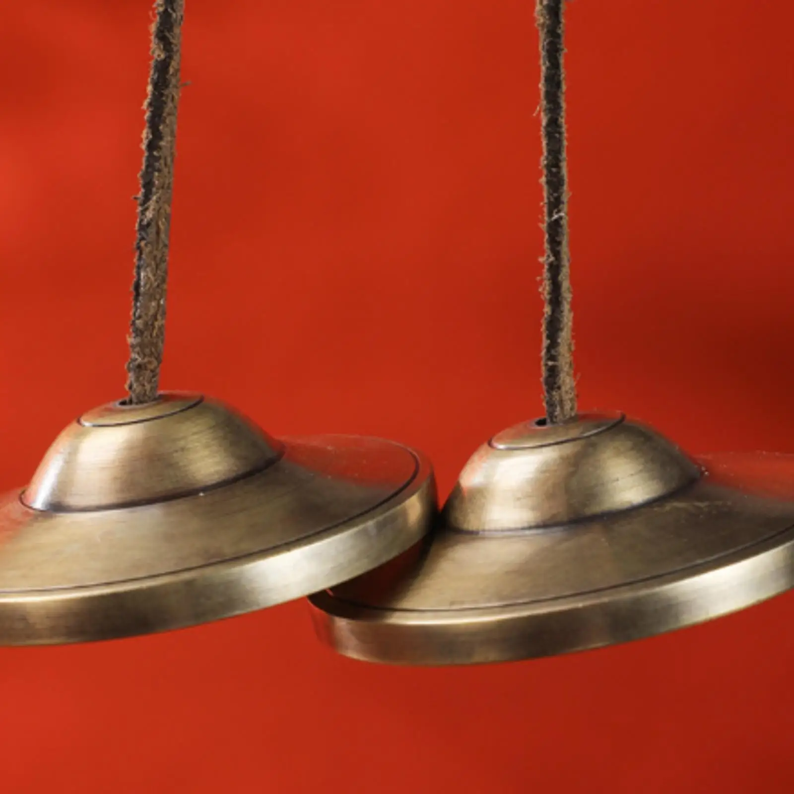 hand-cymbals-bronze-finger-cymbals-finger-zills-handheld-sagats-small-for-practitioners-meditation-sound-healing