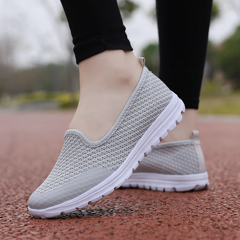 Women Mesh Walking Shoes Fitness Light Loafer Summer Sports Outdoor Comfortable Flats Breathable Sneakers Big Size 35-42 Sandals