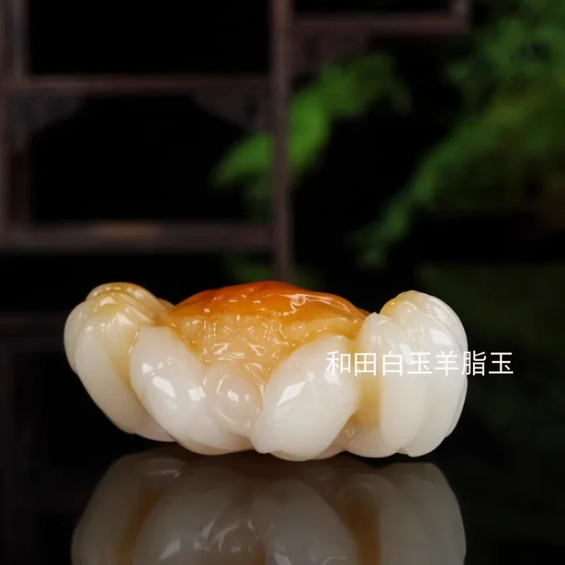 

Natural Hetian Jade Seed Material Crab Hand Piece Red Skin Rough Stone Exquisitely Carved Eight Directions Wealth Simulation Jad
