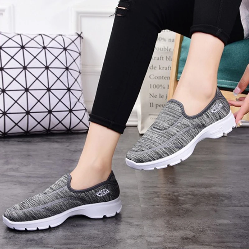 大きいサイズ 秋のファッション 通気性 軽量 カジュアル 快適 レディースシューズ 多用途 厚底 レディース フラット スポーツシューズ