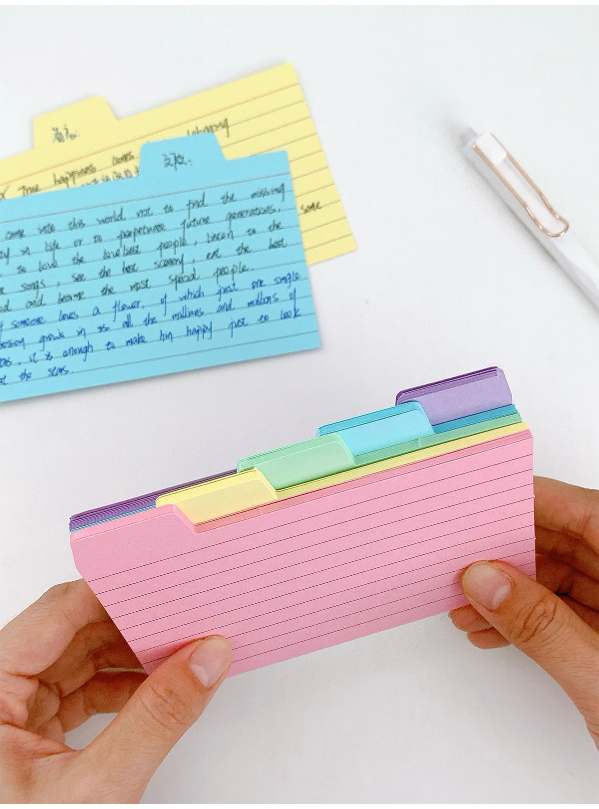 50 Stück Index-Etikettenpapier mit Laschen – 5 Farben, 7,6 x 12,5 cm (2,99 x 4,92 Zoll), 220 g/m2 dick, doppelseitig beschreibbar für einfaches Sortieren – Detail 5