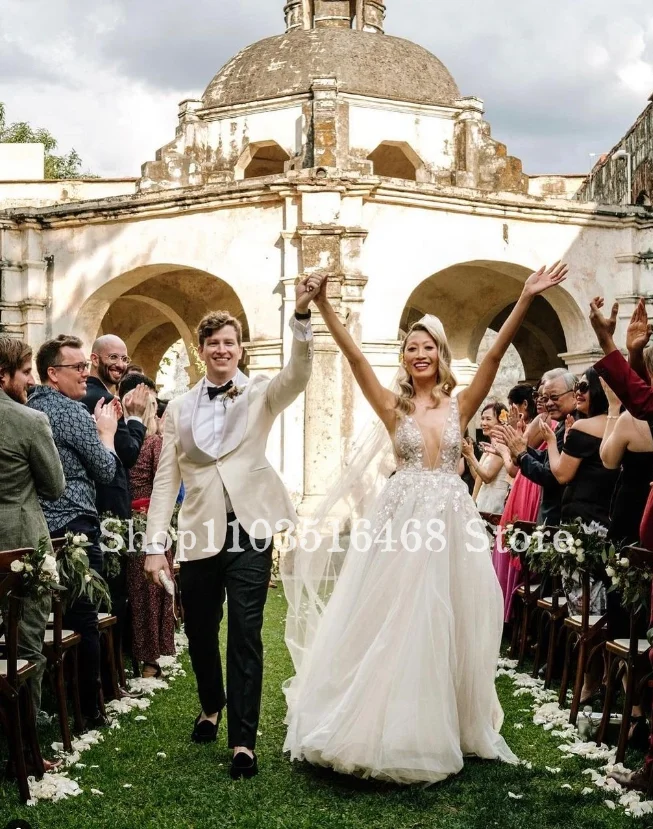 Uzun elbiseler-vestido de novia con cuello en V, traje Sexy sin mangas con apliques blancos, estilo bohemio, personalizado, 2024