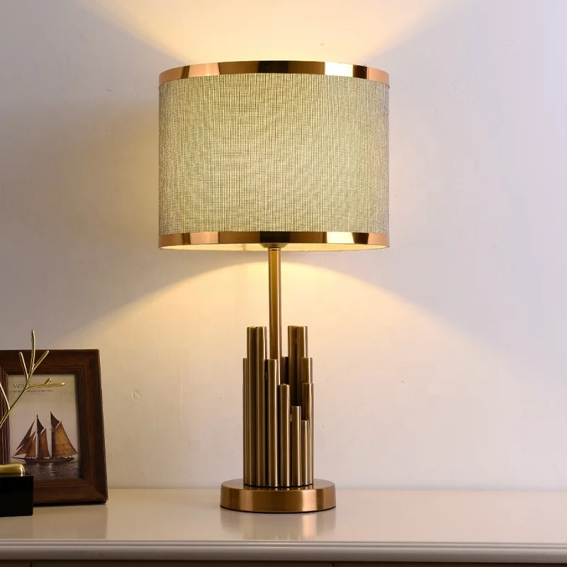 &c  American Style Modern Minimalist Table Lamp Gold Metal Decorative Desk Lamp for Living Room Bedroom Home Decor Lighting