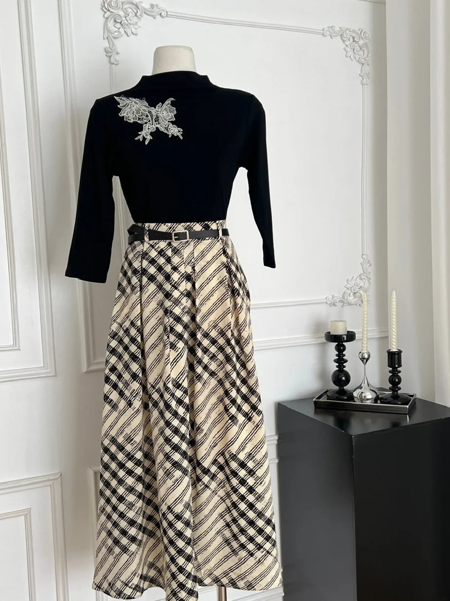 Ele Bla ホワイトチェック柄ニットトップとスカートセットハイネ刺繍ファイオナブルな秋の服装女性のスリムフィットアンサンブル