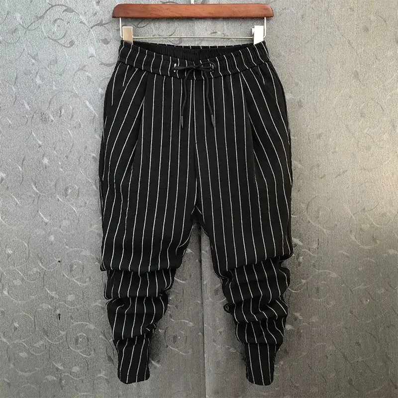 

2024 New Summer Korean Fashion Trend Casual High Waisted Pocket Stripe Elastic Men's Slim Fitting Leggings Cropped Pants Q44
