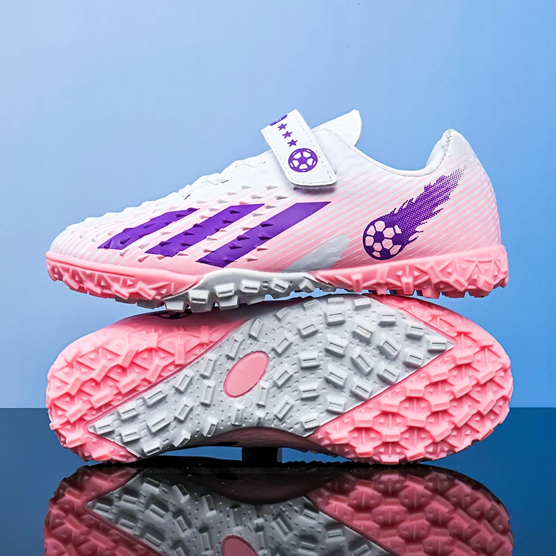 

Men Soccer Shoes Long Spikes Soccer Cleats Indoor Sports Shoes Professional Football Boots Unisex Breathable Soft Seamless
