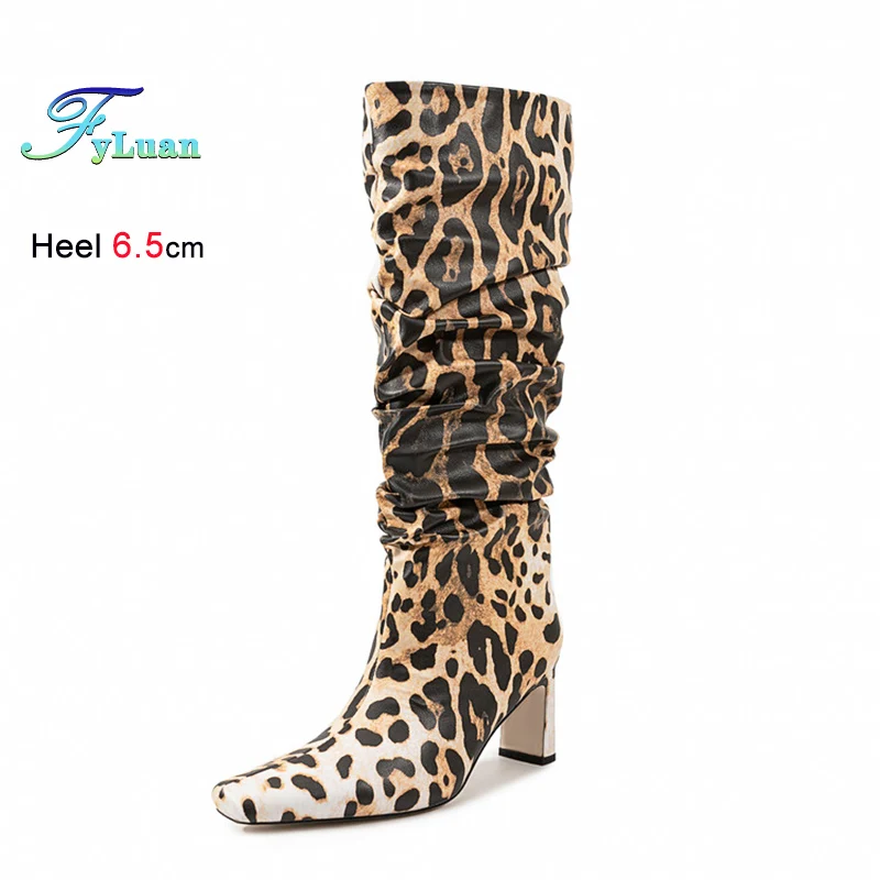 

Модные женские сапоги с леопардовым принтом, на толстом каблуке 6,5 см, для вечеринок, весенние новинки, с квадратным носком, плиссированные, длинные сапоги CD