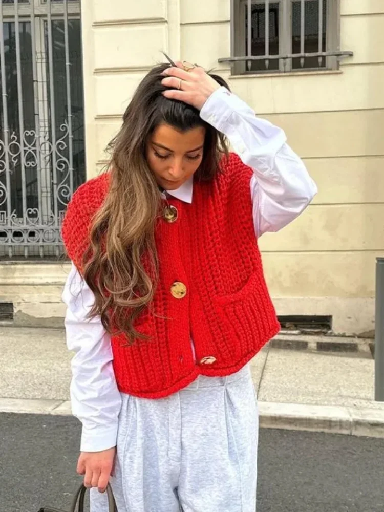 Fashion Women Knit Cardigan Vest Casual Red Sleeveless O-neck Metal Button Sweater Tank Top Lady High Street Knitted Waistcoat