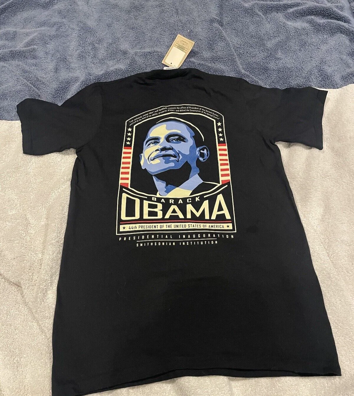 NWT Barack Obama Smithsonian Institution Graphic T Shirt Men’s Size Small New 44