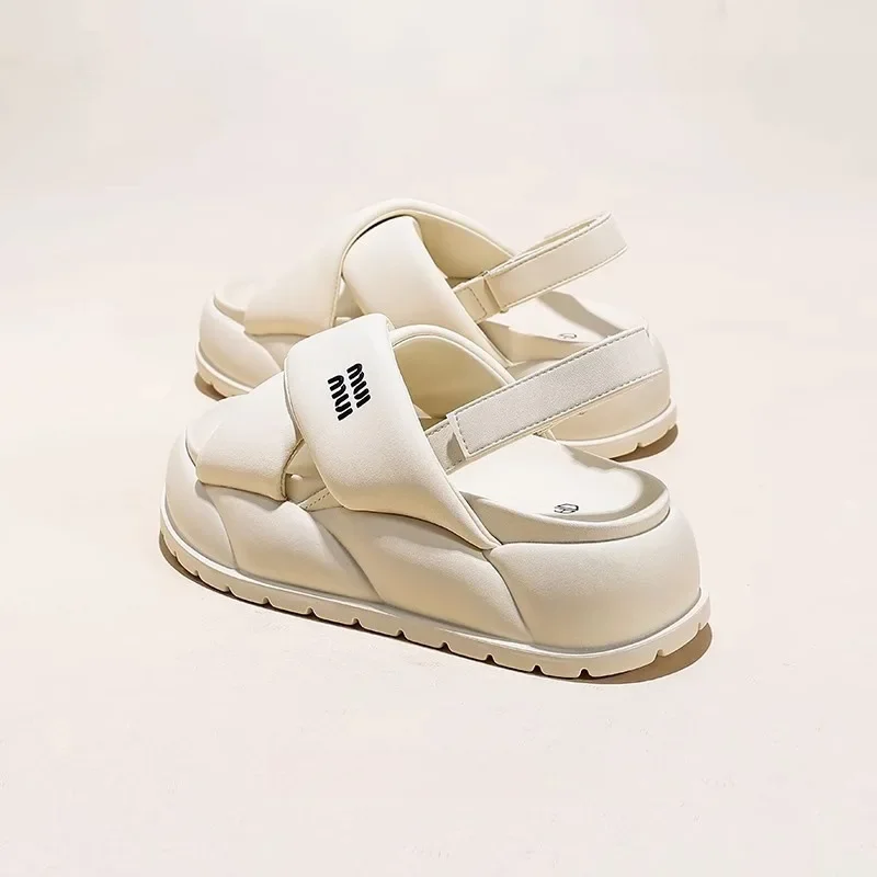 Romeinse Sportsandalen Voor Zomerkleding Voor Dames 2024 Nieuwe Mode-Niche High-End Zachte Zolen Strandschoenen Met Dikke Zolen