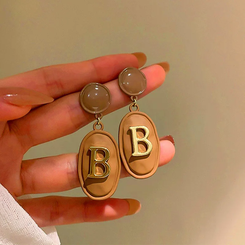 Brand New Metal Ladies Earrings Women Letter B Pendant Stud Earrings Girls Acrylic Pendant Jewelry Party 2023