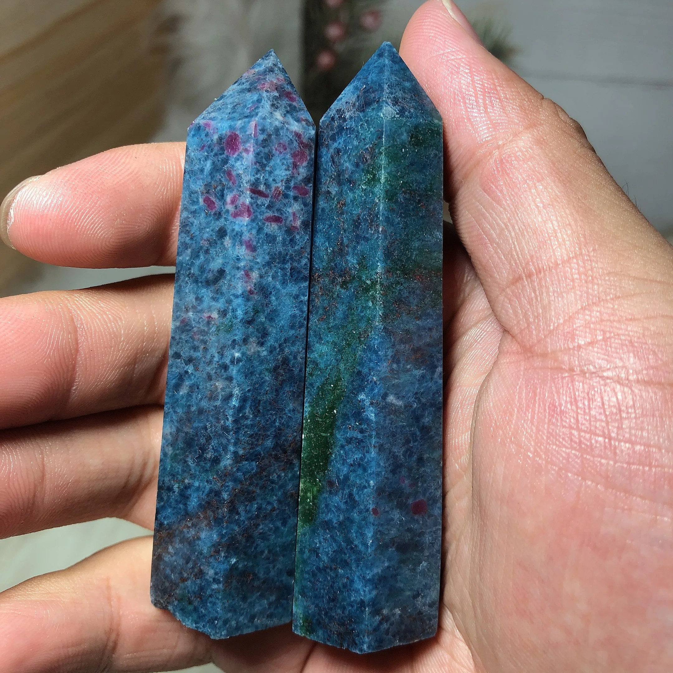 Healing Natural Crystal Ruby Kyanite Tower Gemstones UV Light Reactive Reiki Energy Mineral Ore For Home Decoration Gift