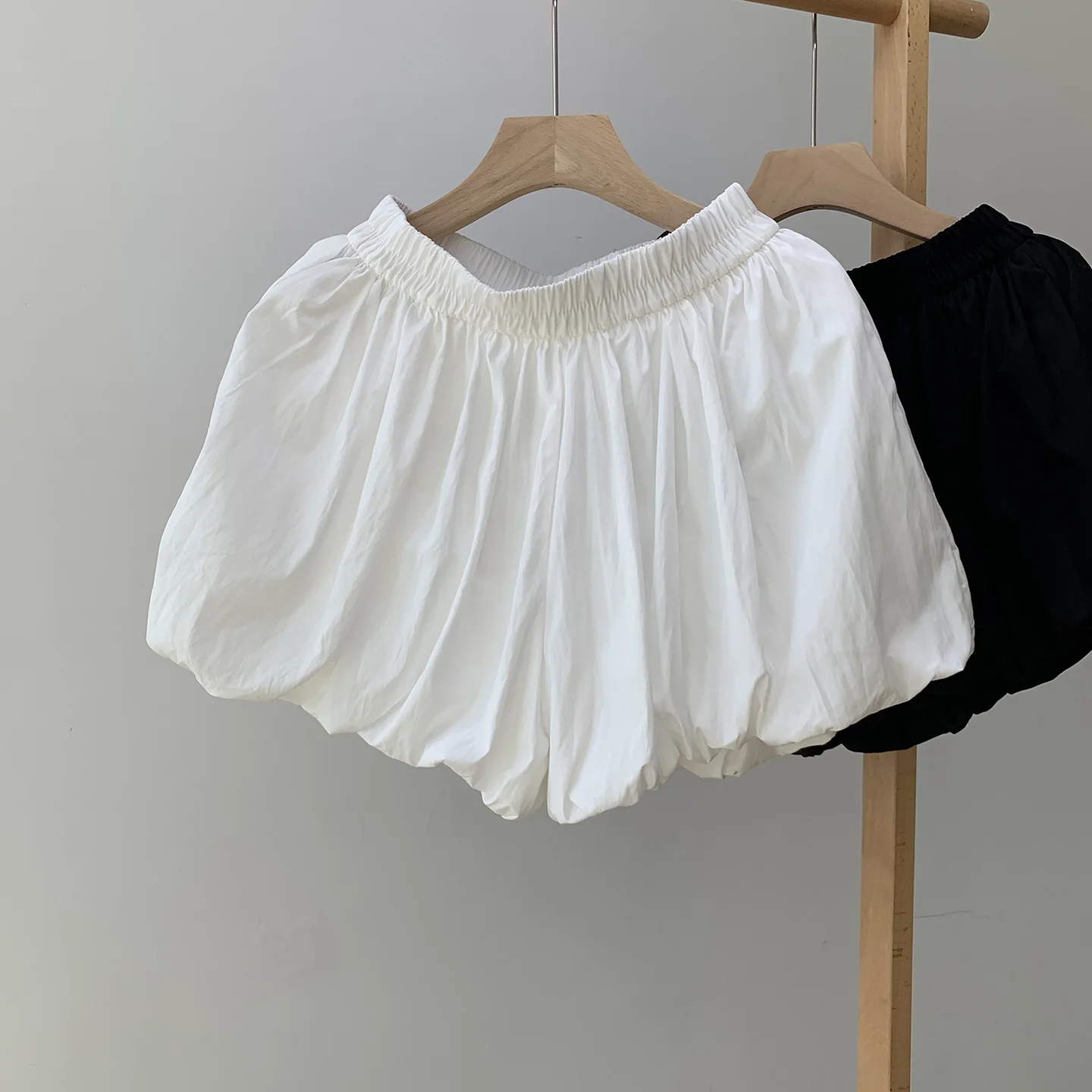 Suseyiku High Waist Pleated Floral Print Skirt Pants Women's Summer Casual Short Shorts White Color Girls Frock High Waist