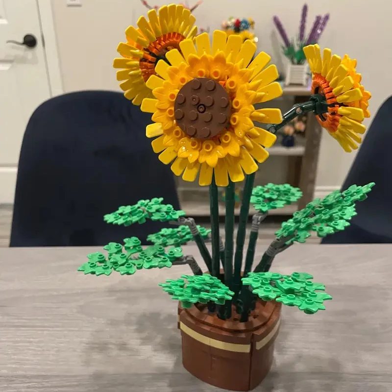 

Праздничный подарок для себя как Горшечное украшение для дома из строительных блоков, искусственных цветов и подсолнухов