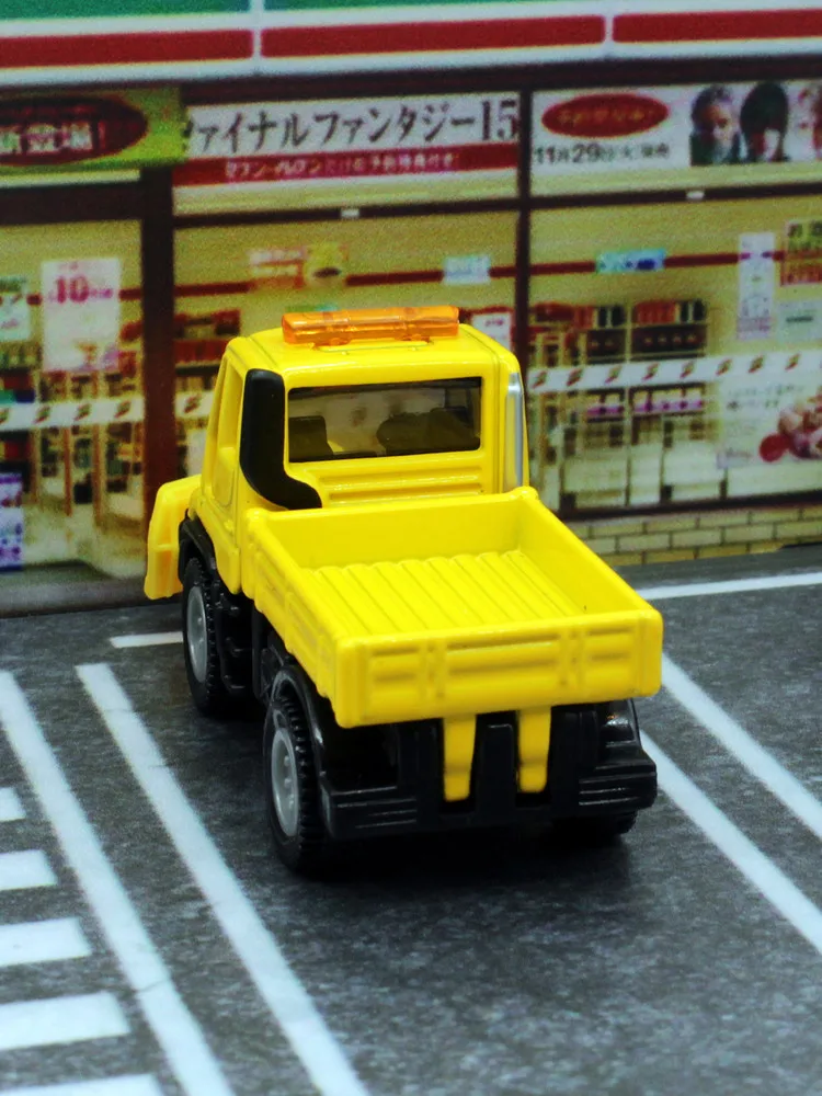 TAKARA TOMY tomica lega modello di auto n. 22 Mercedes Benz UNIMOG spazzaneve, regalo di festa di natale di Halloween per bambini per ragazzi