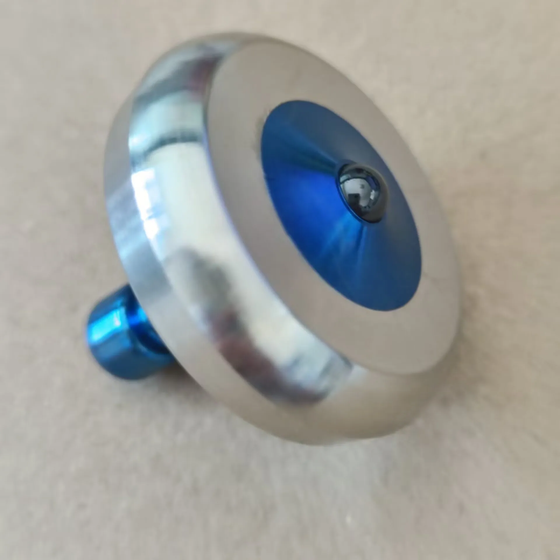 

Titanium Alloy Hand 304 stainless steel Boday Twisting Spinning Top Gyro Gyroscope Collection Spinner Toy