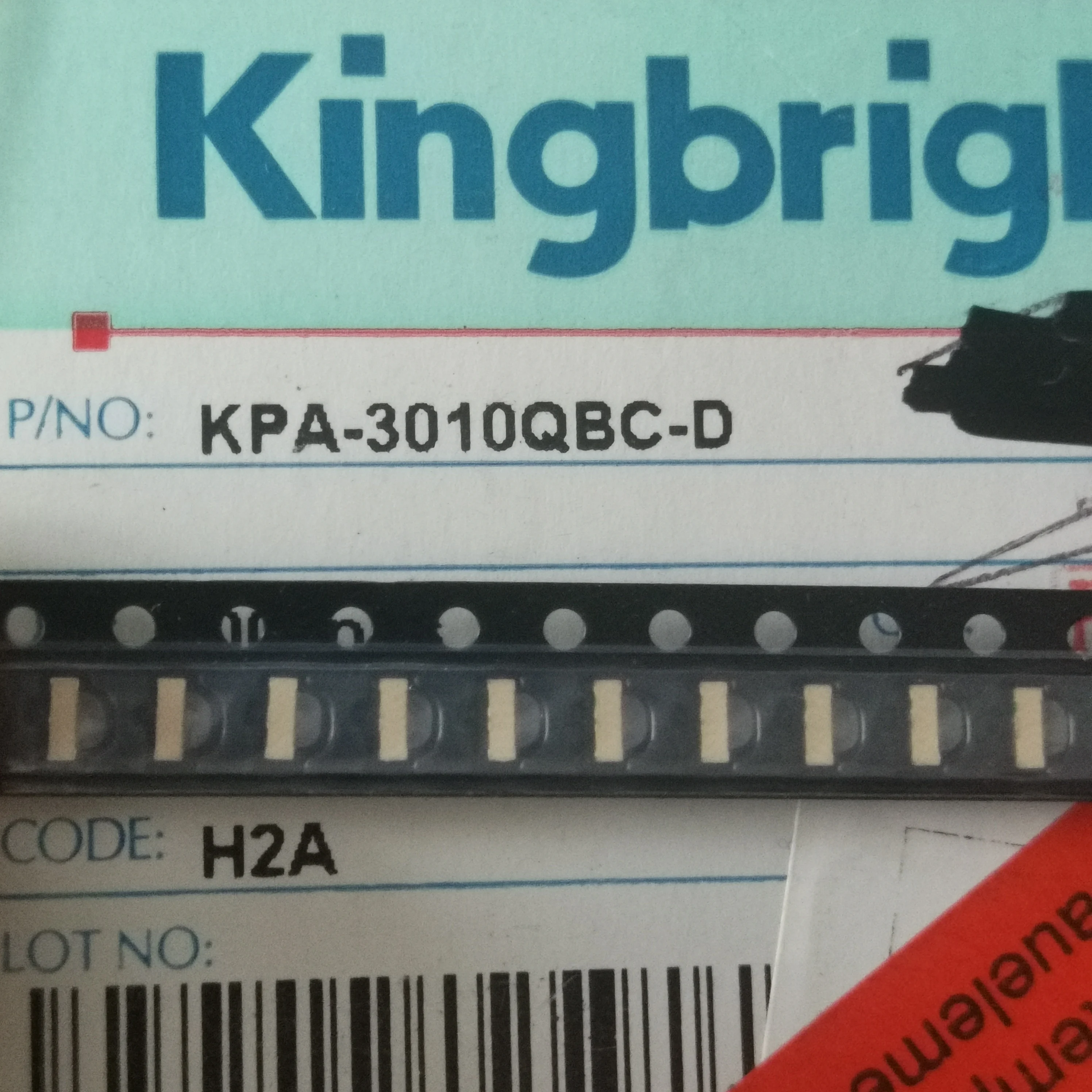 

50PCS/KPA-3010QBC-D 1204 (3010) Side Blue Highlight LED