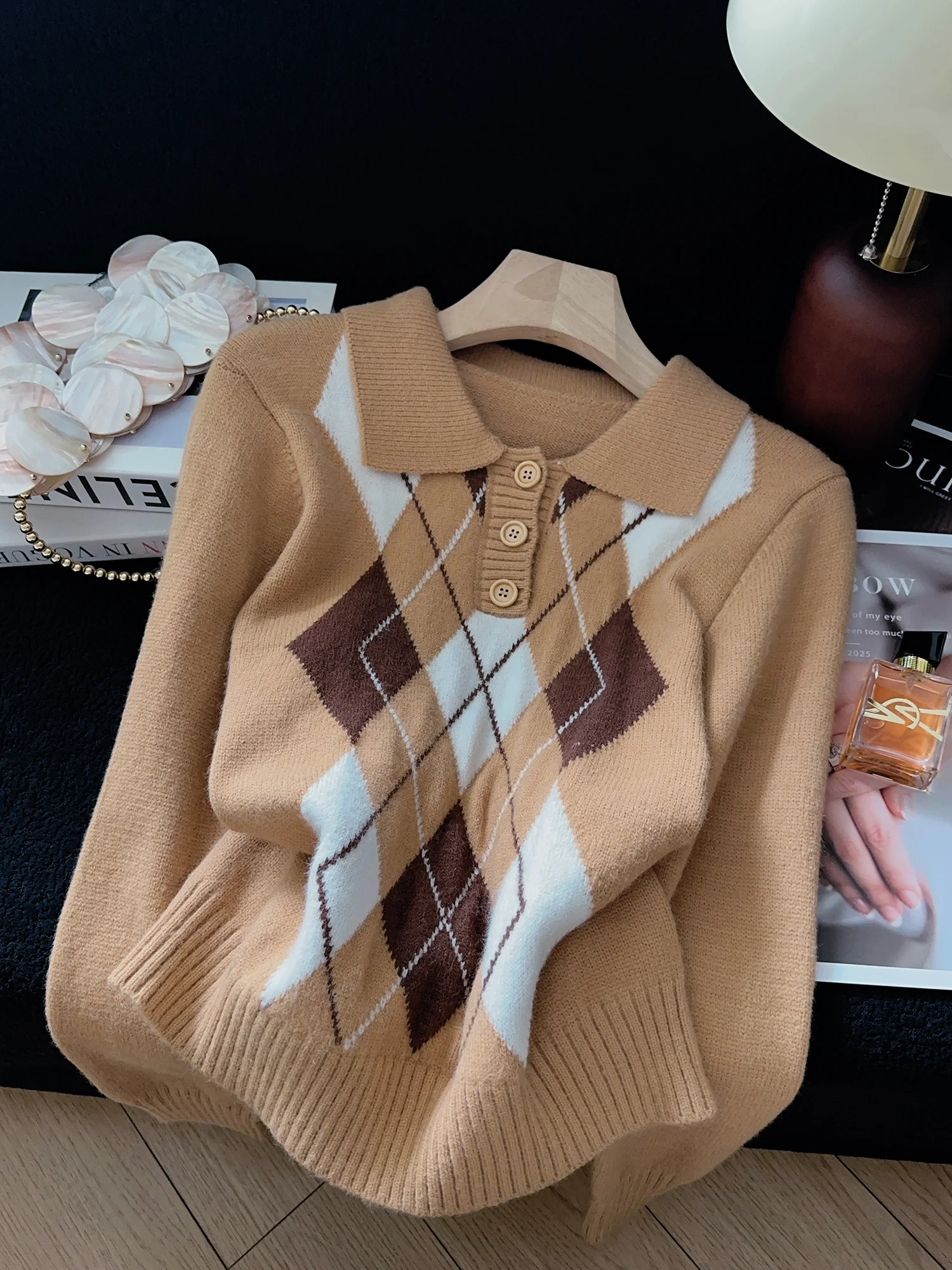 Classic Fashionable Retro Turn Down Collar Color-Block Women's Sweater New Fall/Winter Stylish Diamond-Pattern Knit Pullover Top