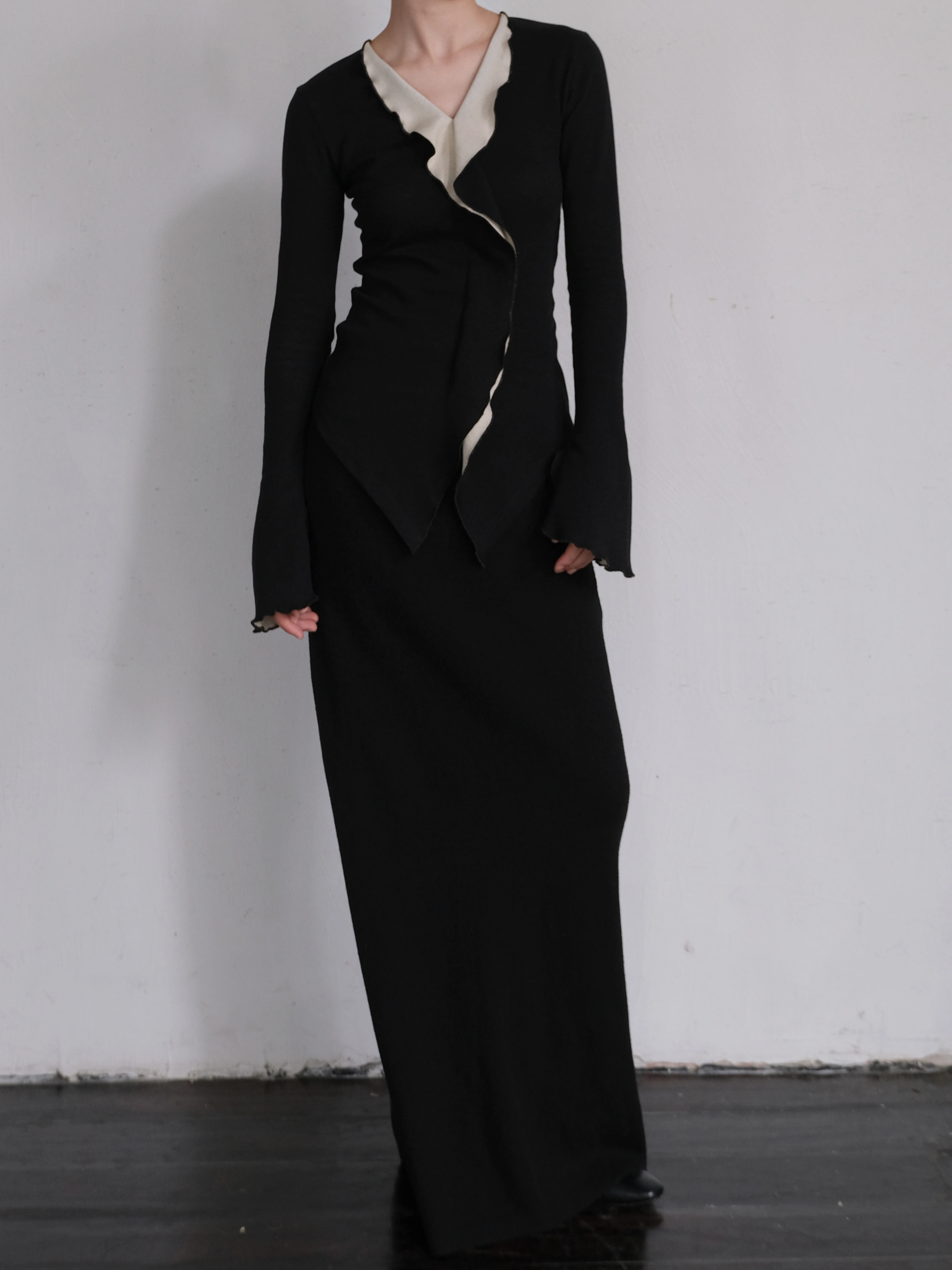 Elegant Black Knitted Long Half Skirt Textured Draping Slimming Straight Cut Women's Fashion Autumn Winter Seasonal Design