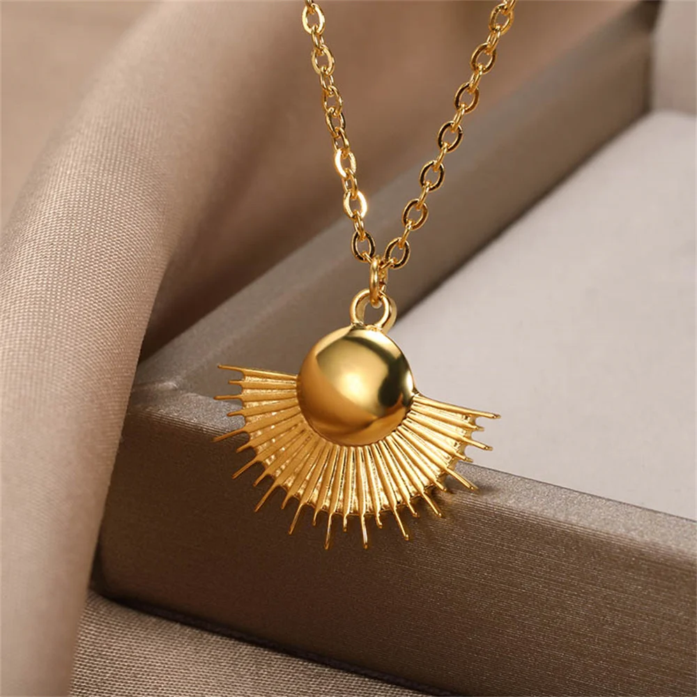 Vintage Sun Moon Stars Round Necklace For Women Gold Color Stainless Steel Chain Pendant Necklace Fashion Jewelry Birthday Gift