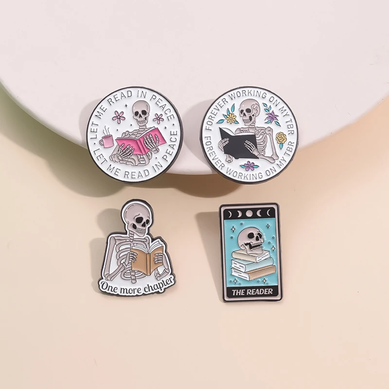 Эмалированная-булавка-one-more-chapter-креативный-скелет-книга-для-чтения-влюбленных-коллекция-ботаников-броши-значок-на-лацкане-ювелирное-изделие-подарок-для-друзей