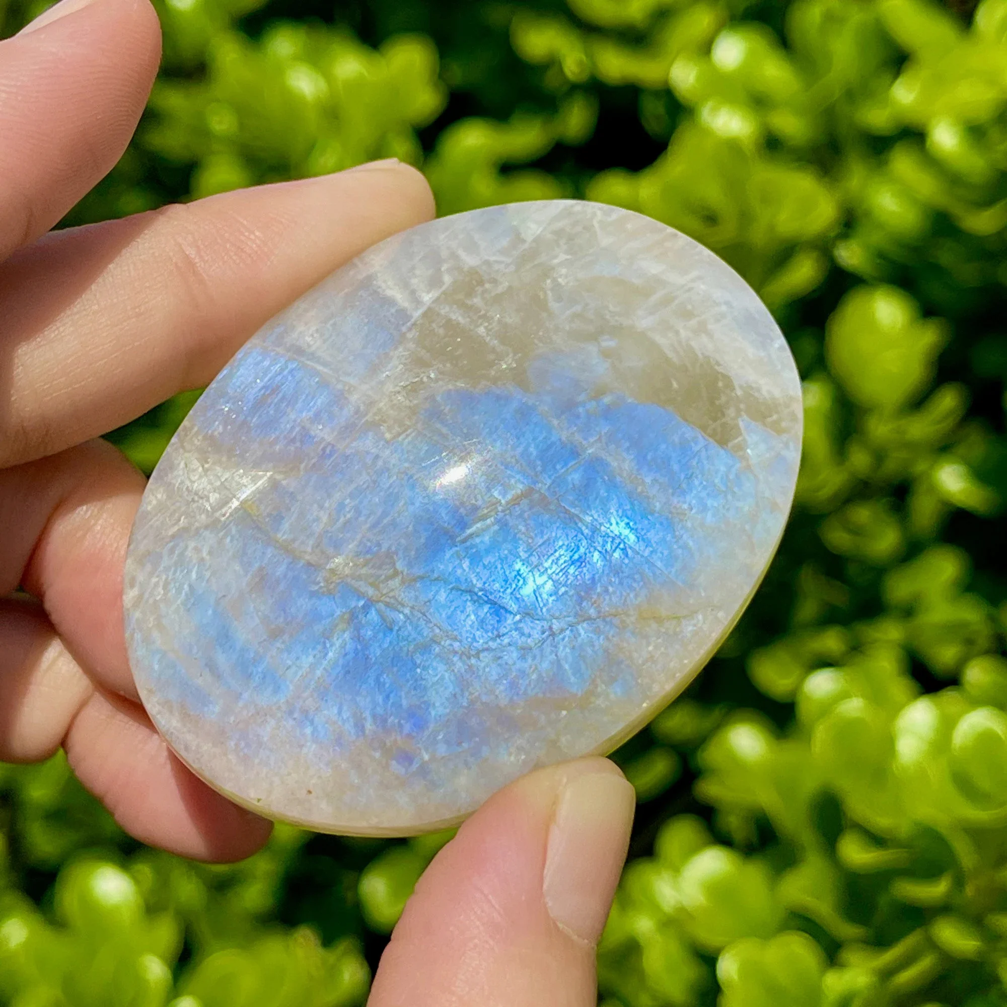Exquisite Hand-carved Moonstone Crystal - Unique Reiki Stone, Suitable for Home Decoration, Jewelry Production