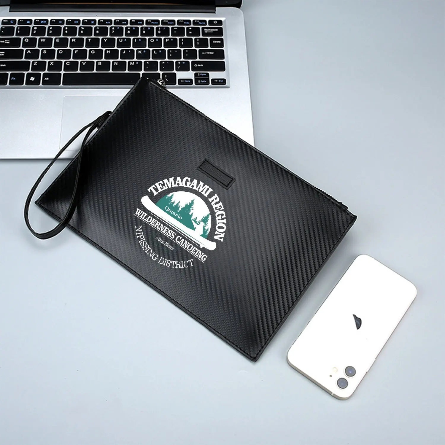 حقيبة يد رجالية من Temagami Canoe Wilderness Ontario Region Canoeing أنيقة مطبوعة من البولي يوريثان عصرية وعملية للحمل اليومي