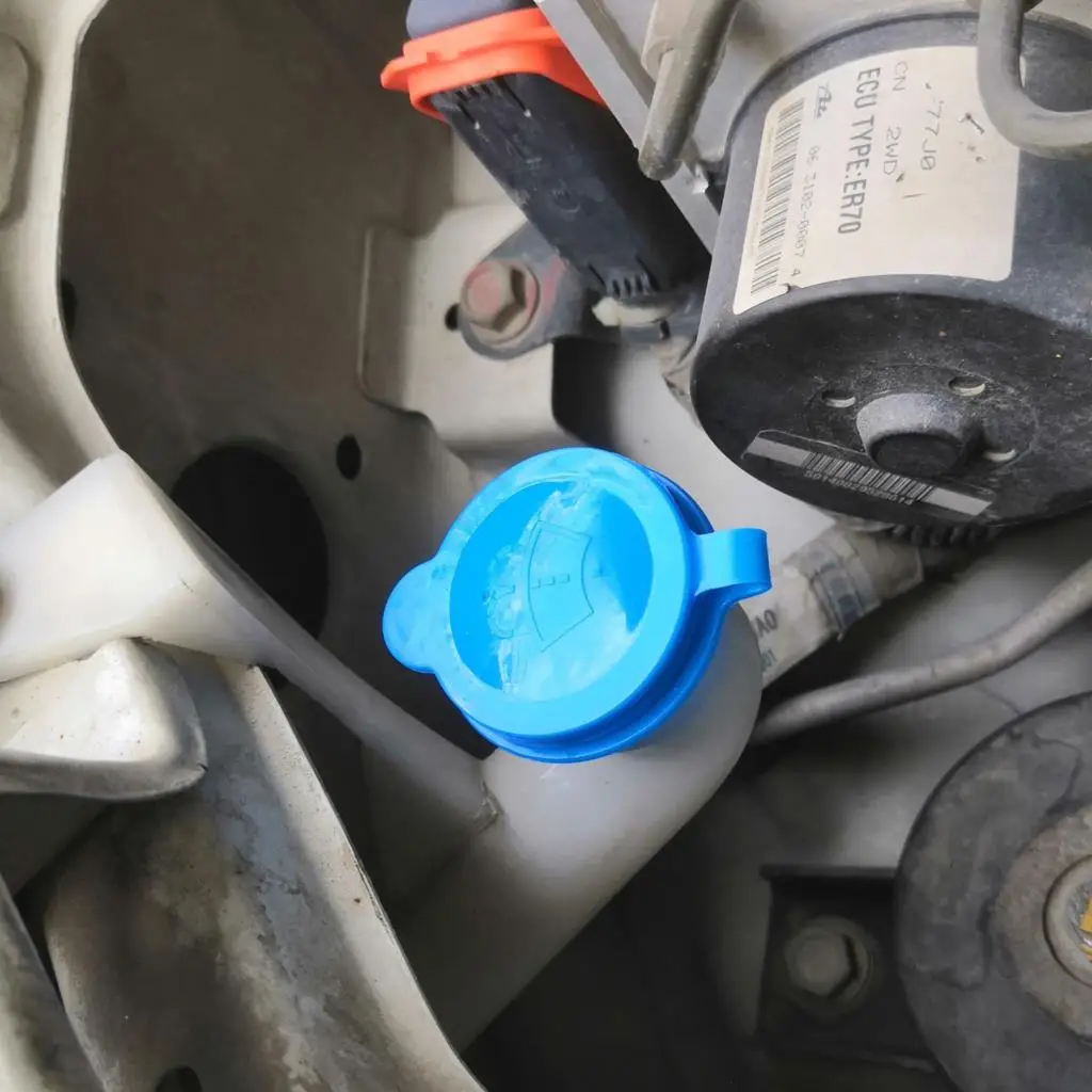 Tapa de botella de depósito de líquido para limpiaparabrisas de coche 38451-77J00 para Suzuki Swift SX4 Styling 2006 2007 2008 2009 2010