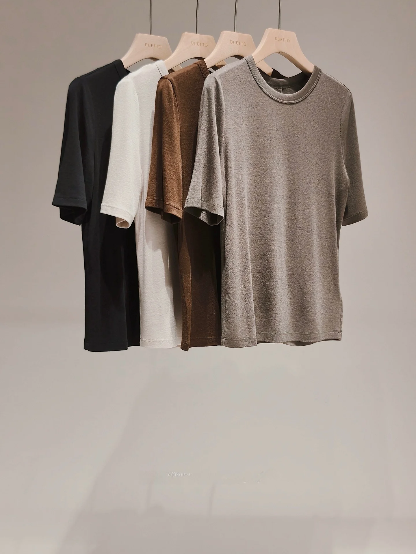 

Женский топ DUETTO Basic с круглым вырезом, вязаный, из шерсти и вискозы Lenzing, летний, для повседневной носки и поездок на работу