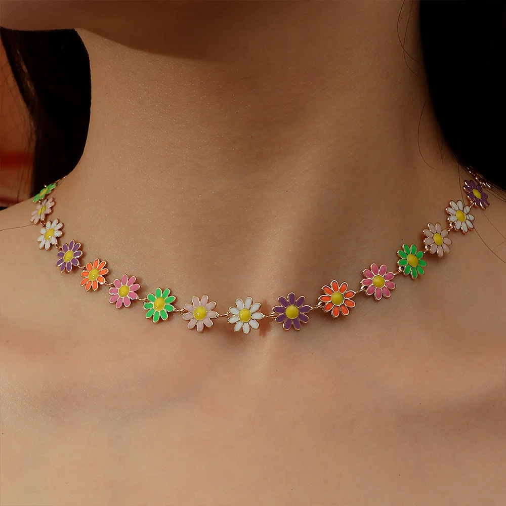 Daisy Flower Clavicle Chain Necklace for Women Girls Korean Sweet Colorful Flowers Short Choker Bridal Wedding Party Jewelry