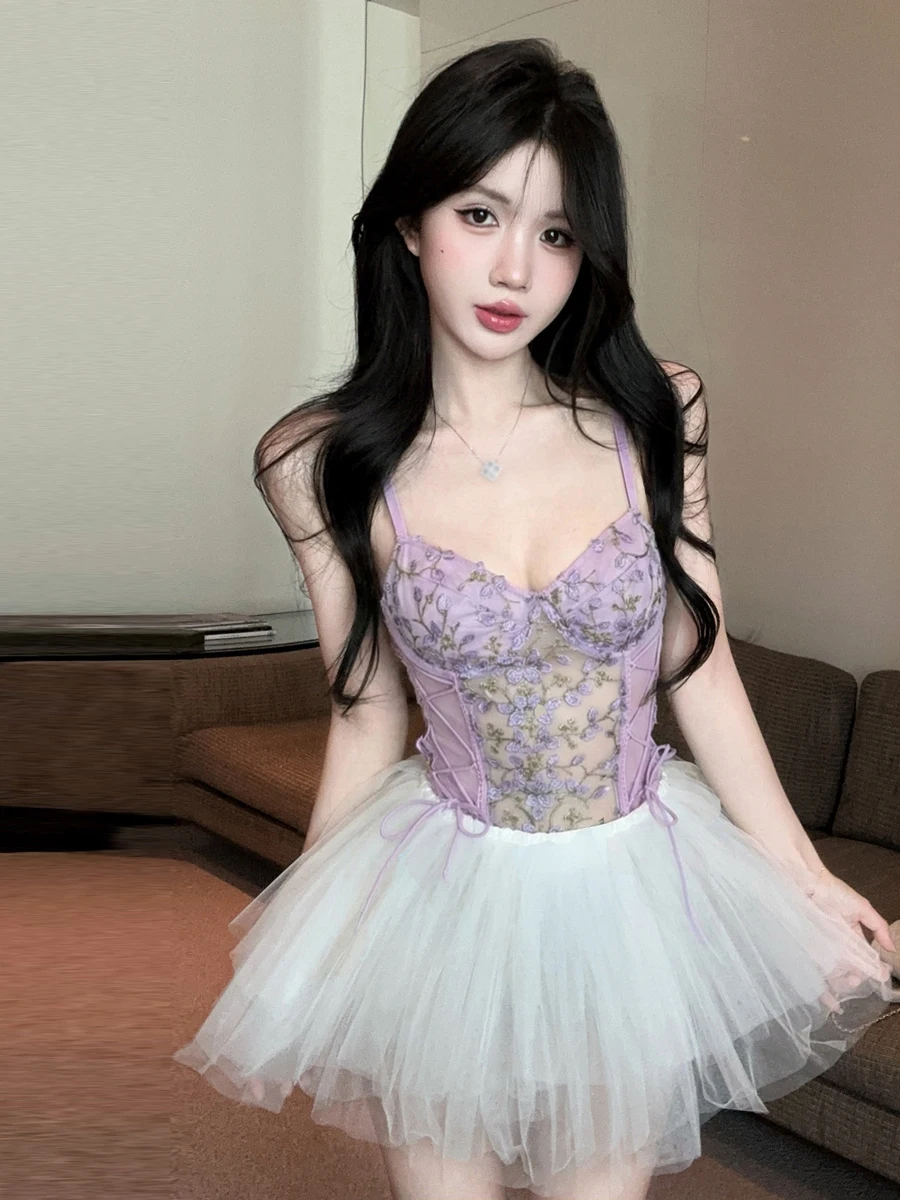 

Summer Sweet Spicy Pure Desire Lace Embroidery Sleeveless V-Neck Base Strap Onesie White Mesh Half Skirt Set Sexy Style