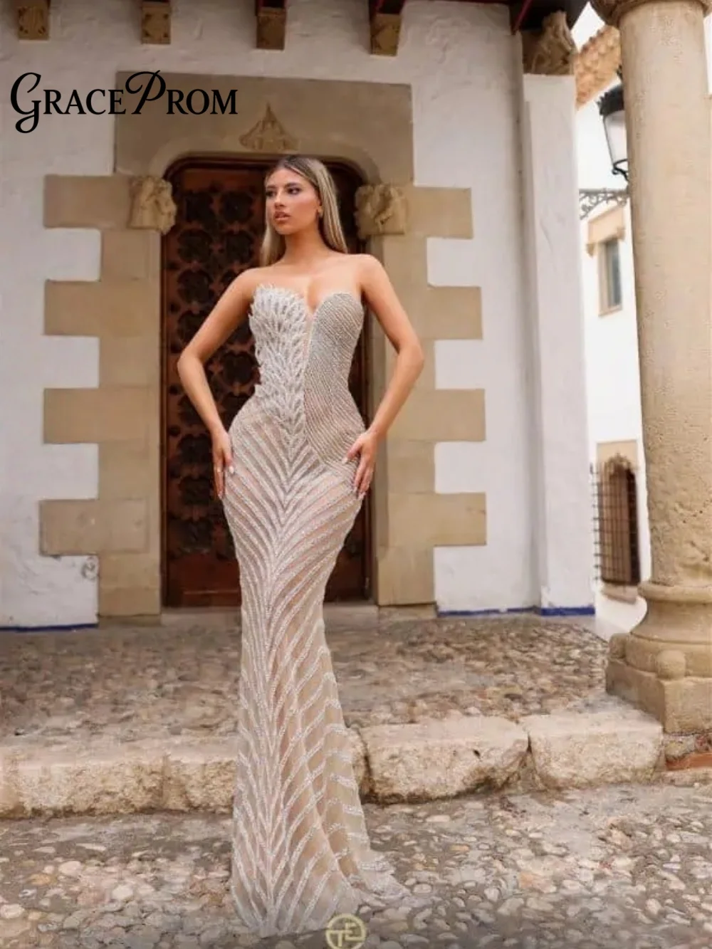 فستان سهرة فاخر على شكل قلب رائع مطرز بالكريستال ثوب مسائي مثير بدون أكمام على شكل حرف a بطول الأرض للحفلات