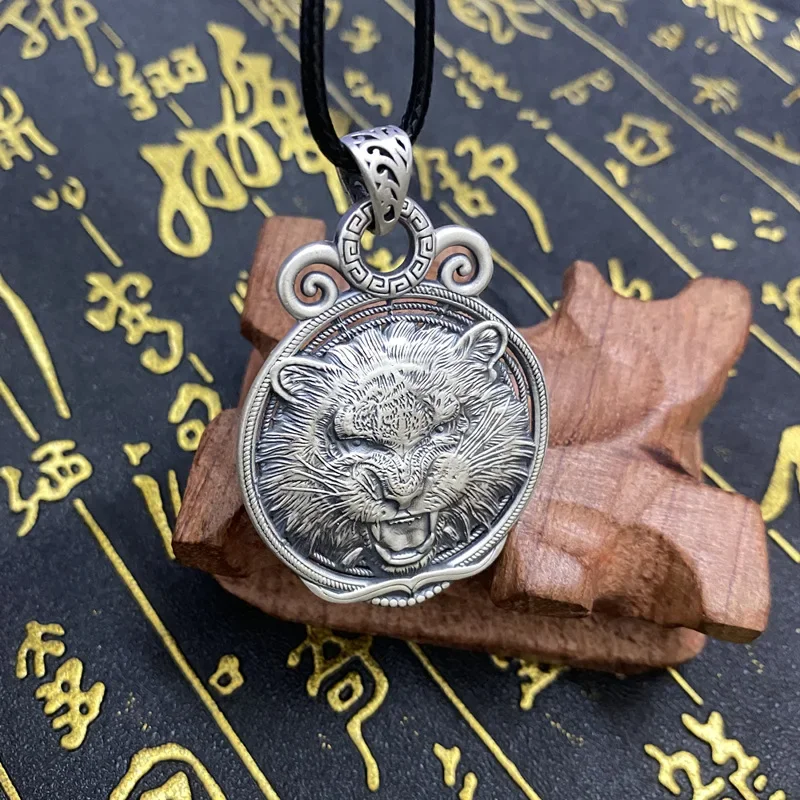 High Quality Fashion Creative Tiger Head Domineering Pendant Mature Man Personality Beast Zodiac Pendant Necklace Birthday Gift