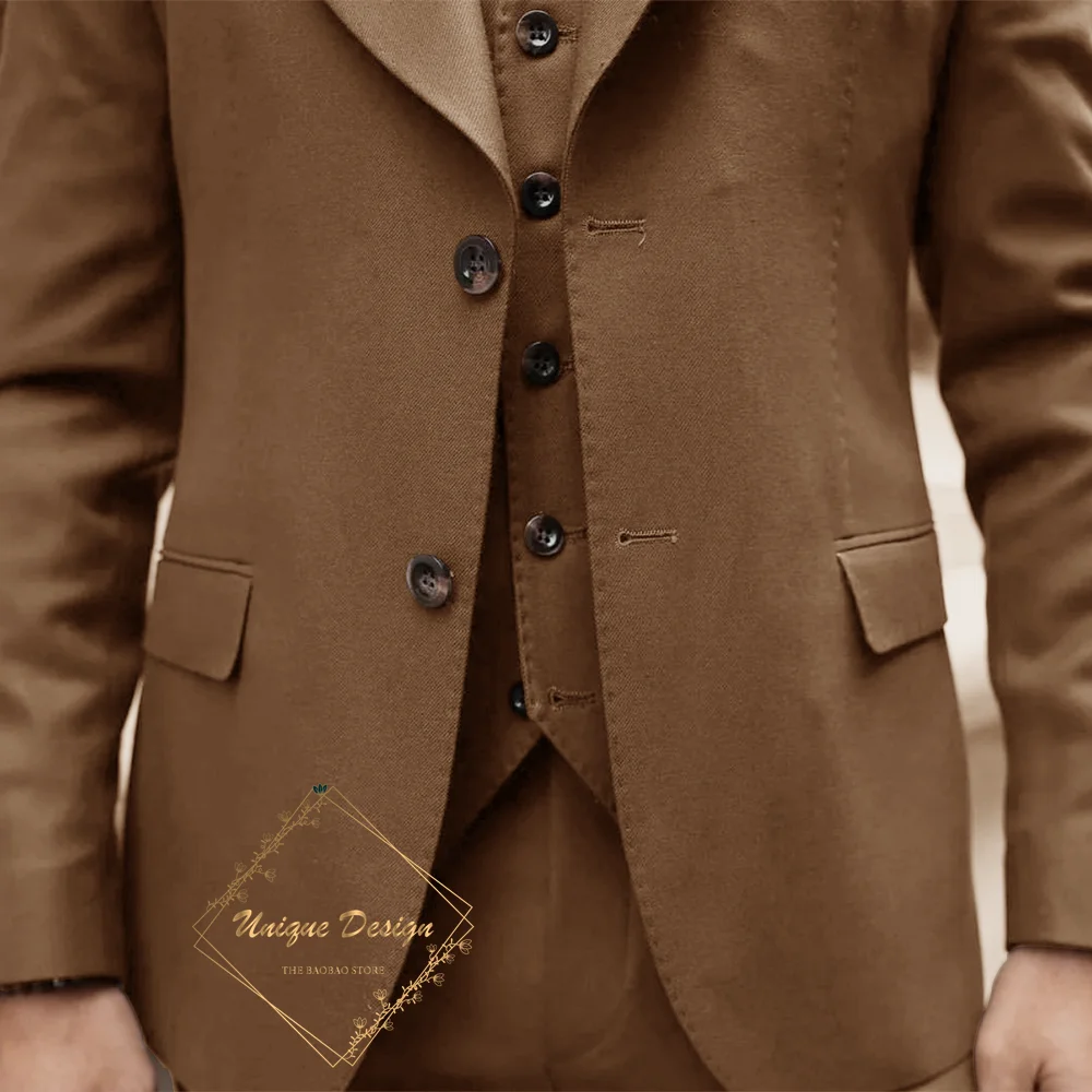Classic brown men's suit 3-piece set peak lapel jacket vest pants slim fit attire for formal meeting wedding prom party concert