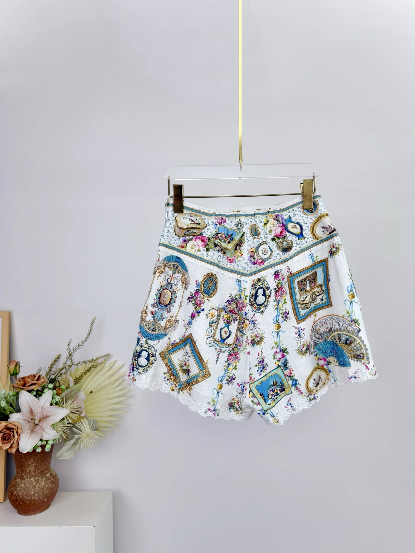 2026 Women Flower Print Set Crystal Beaded High Waist Linen Shorts + Ruffles Spliced Lantern Sleeve Silk and Cotton Shirt Suit - view 5