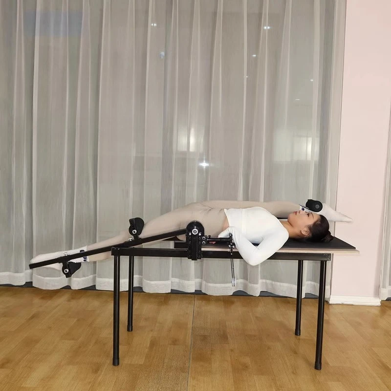 

One-word horse trainer, vertical fork yoga, martial arts, dance, basic skills, softness, ligaments, leg strain trainer