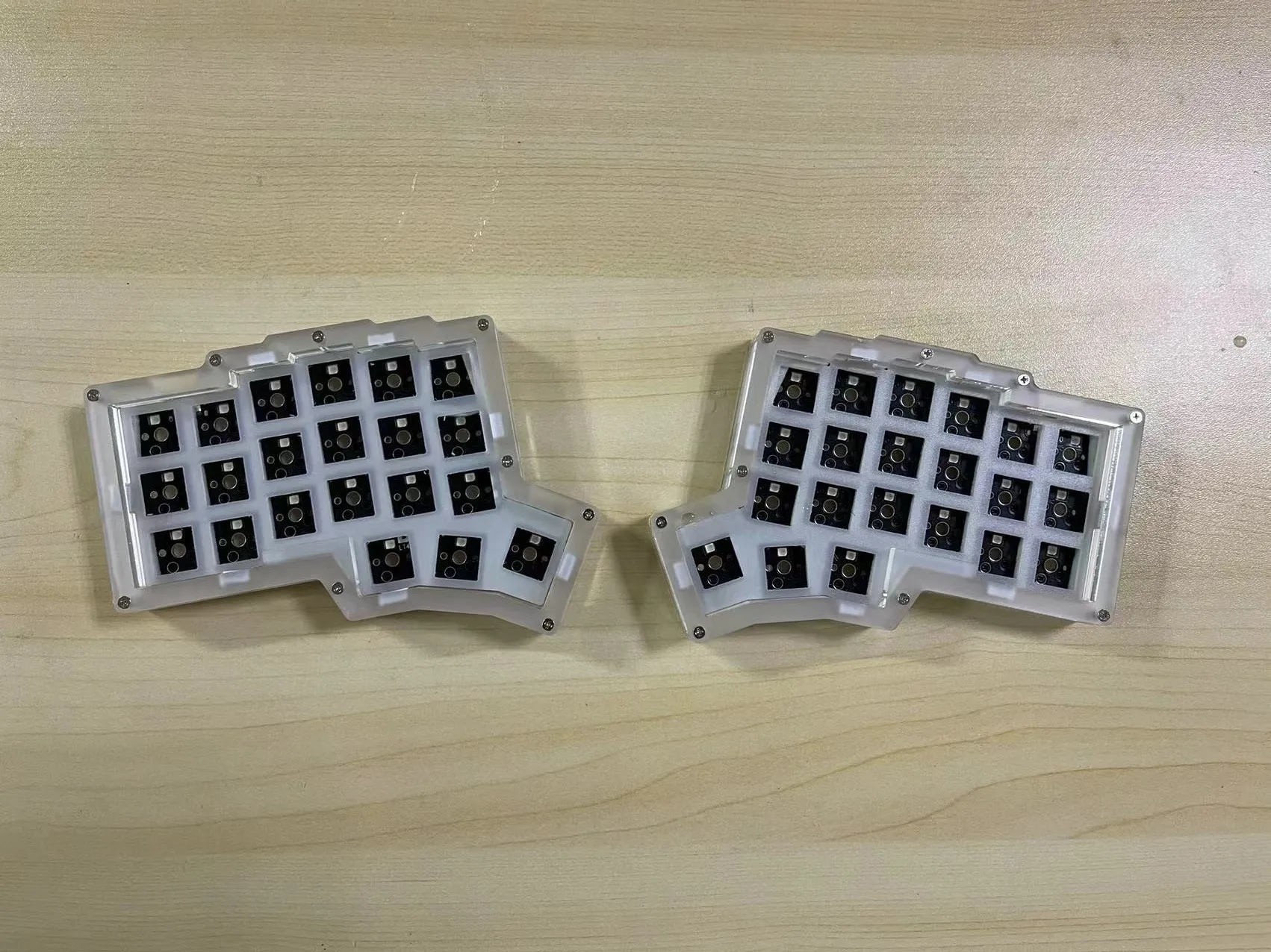 Imagem -04 - Frasco Programável Split Mecânica Teclado Gaming Teclado Faça Você Mesmo Baseado em Qmk Rgb Backlit Kit Teclado 42 Teclas Hot Waps