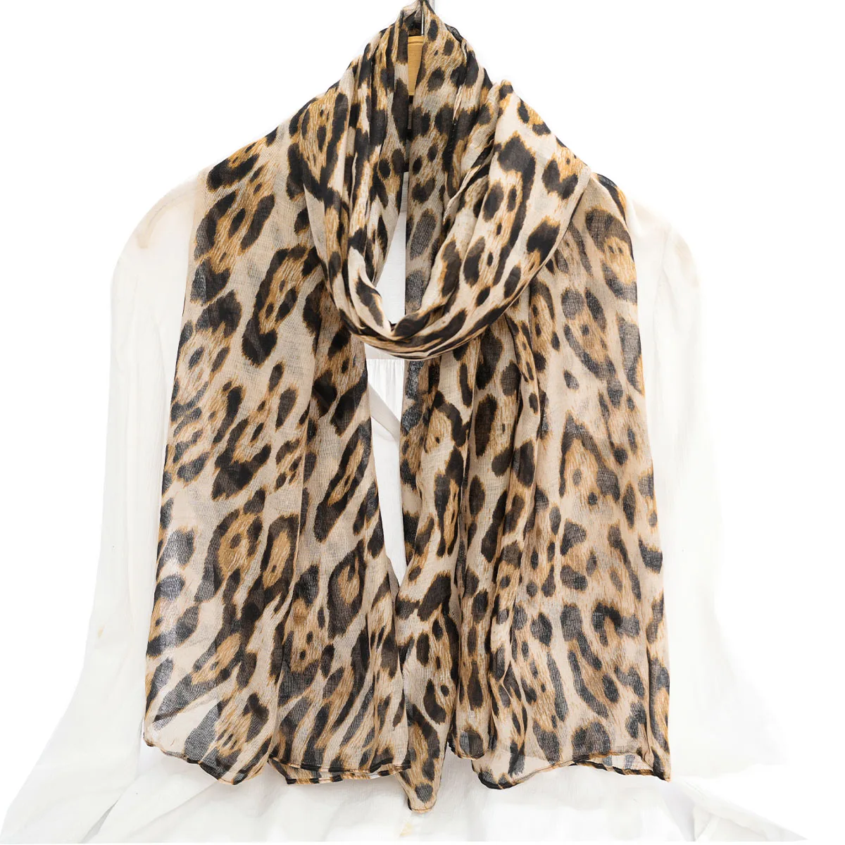 A fashionable voile leopard print soft thin women\'s scarf shawl