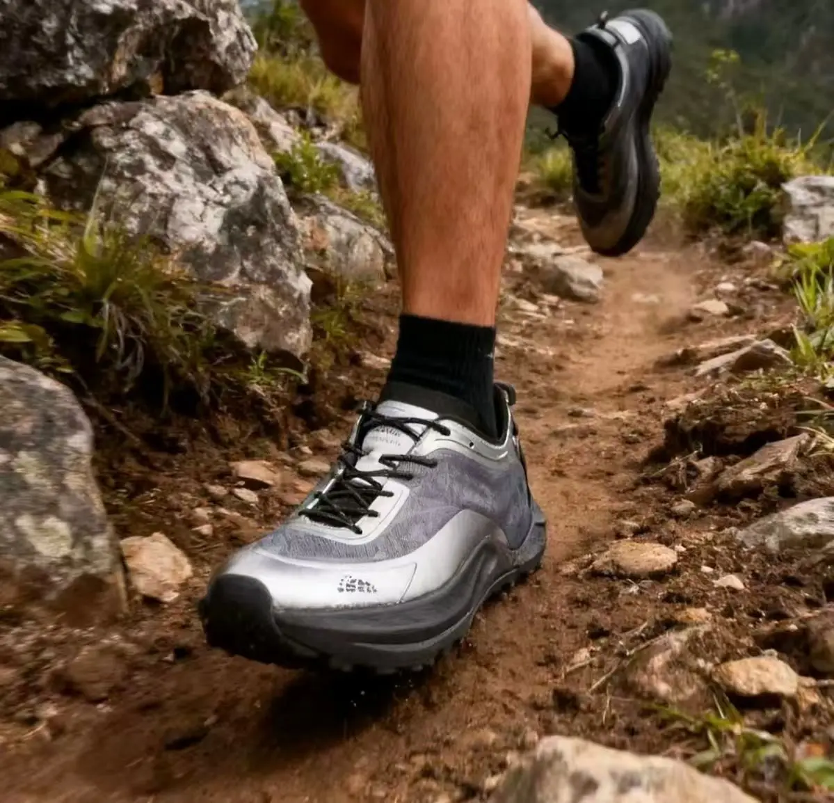 

2026 Good Quality Hiking Men Shoes Outdoor Mens Mountain Hiking Shoe Professional Men Trekking Sneakers Travel Shoes Man