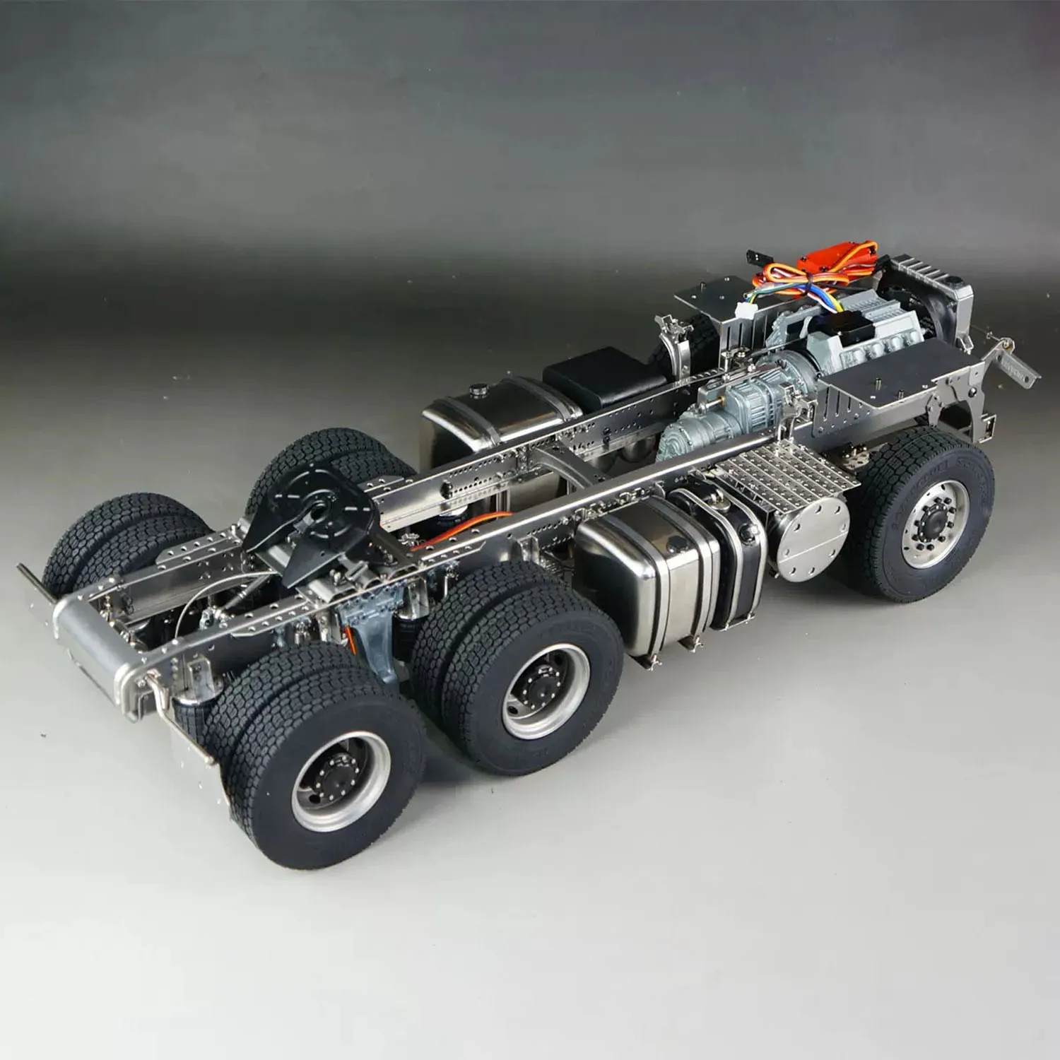 

Сверхмощное металлическое шасси 6x6 с 3-скоростной трансмиссией для моделей автомобилей с дистанционным управлением 1/14 R620 R730 RC Трактор TH23557