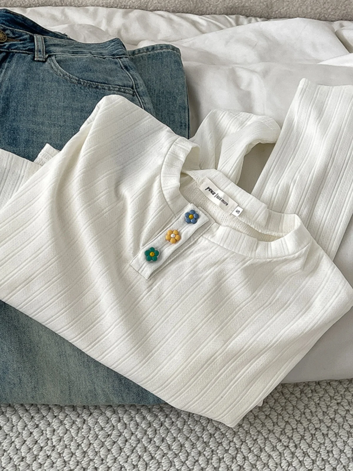 

Flower Button round Ne Long Sve T-irt Spring New Sle Women Simple Casual Base irt Korean Loose Fit Cotton