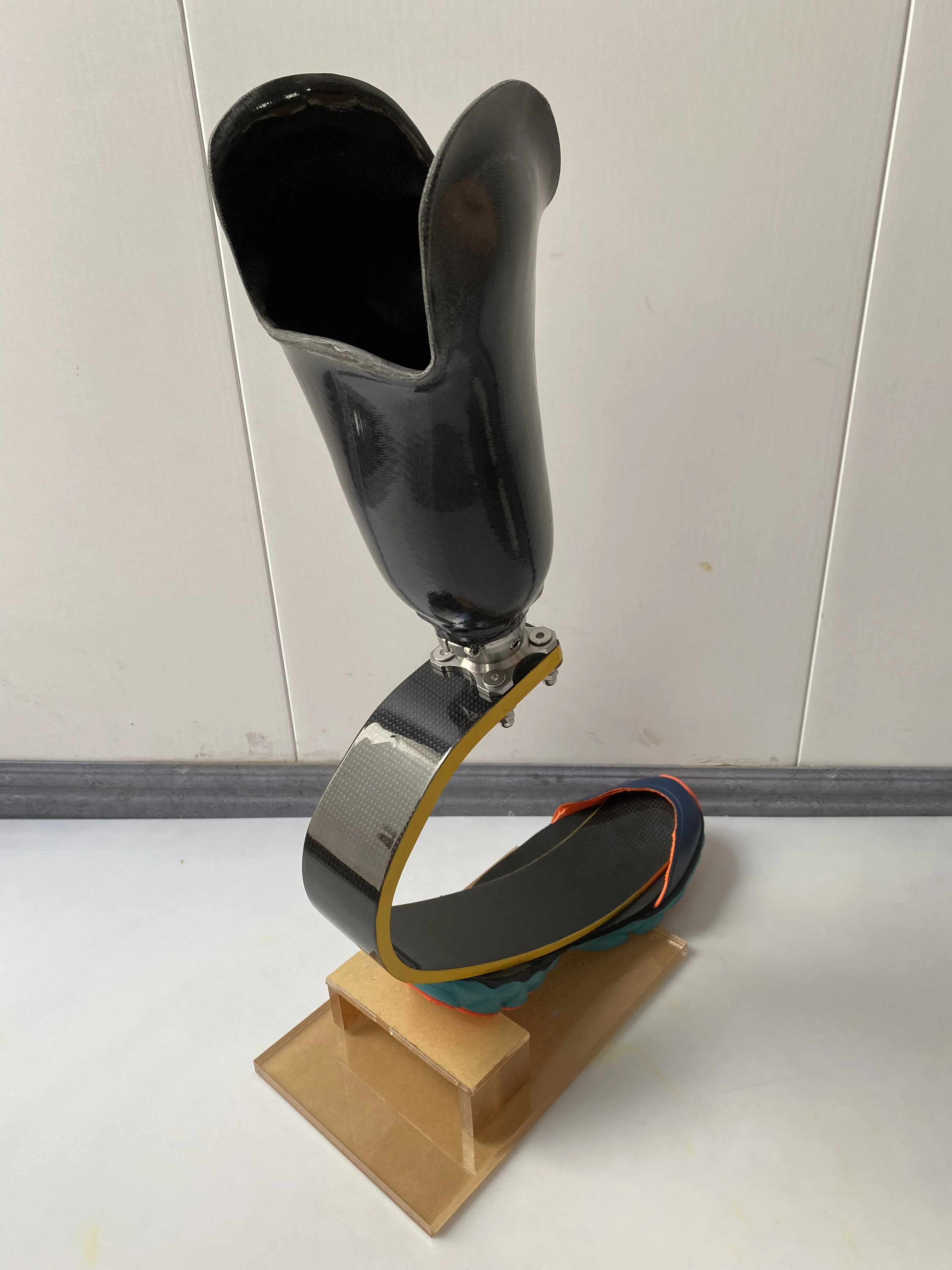 New Prosthetic Limb Leg Prosthesis Artificial Foot Sport Carbon Fiber Running Foot 2-Year Warranty BK-Leg-SS Class I