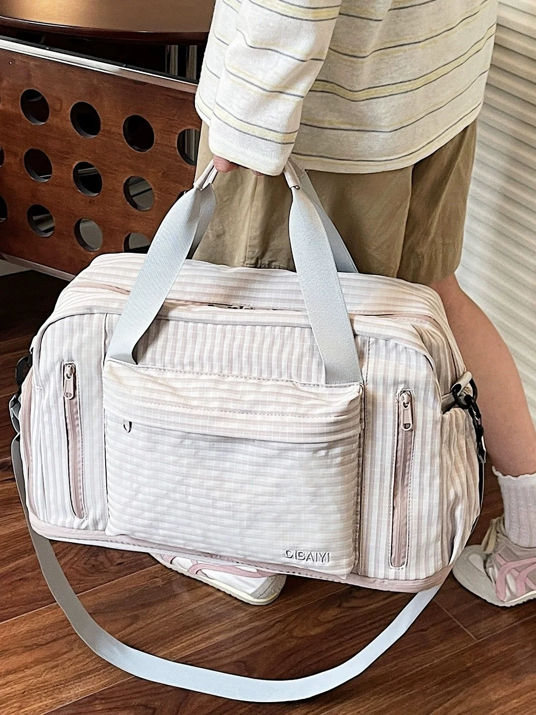 lightweight-large-capacity-travel-bag-handheld-short-trip-business-trip-fitness-bag-storage-bag-for-young-men-and-women
