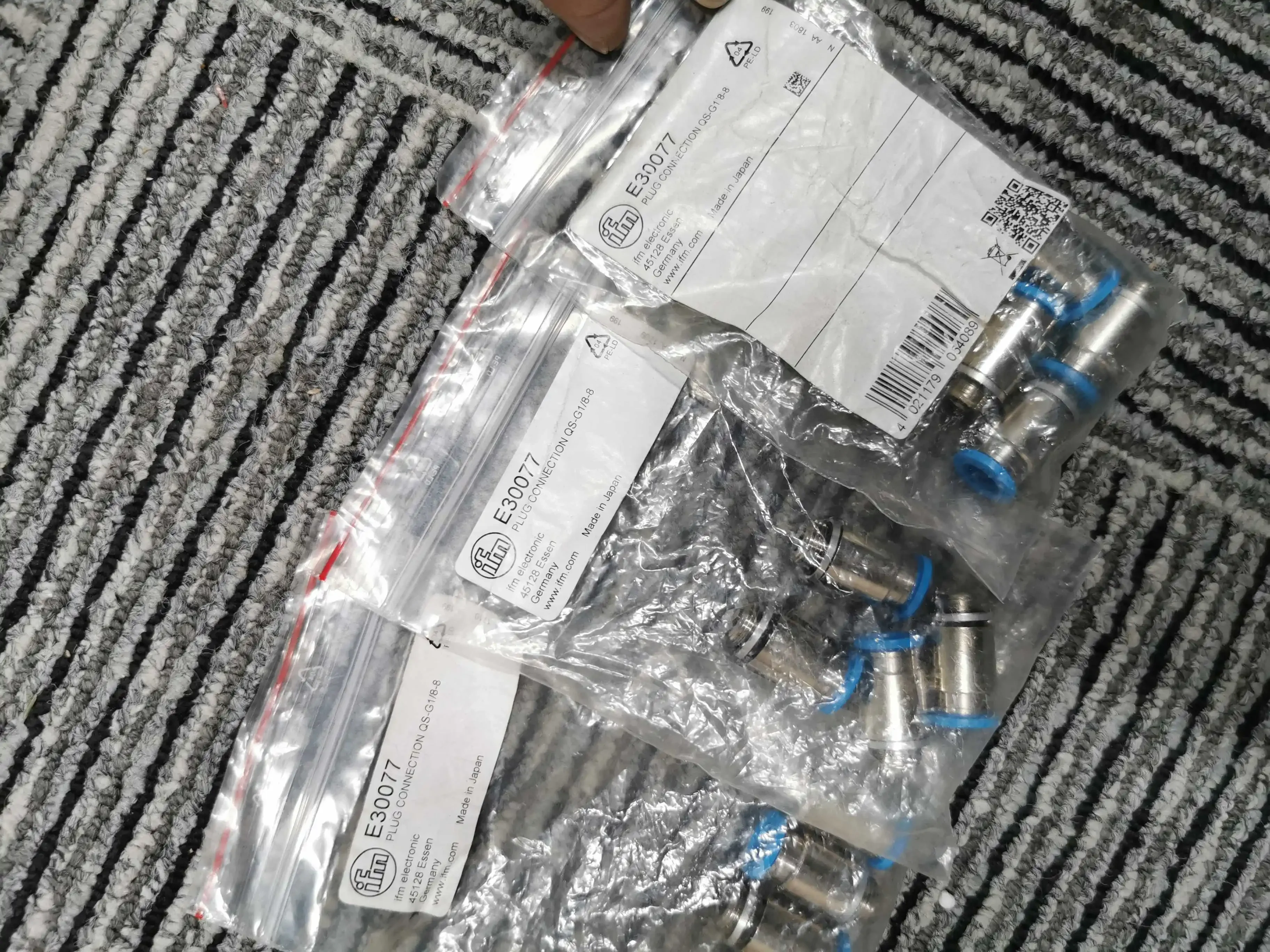 5pcs New Original IFM joint E30077