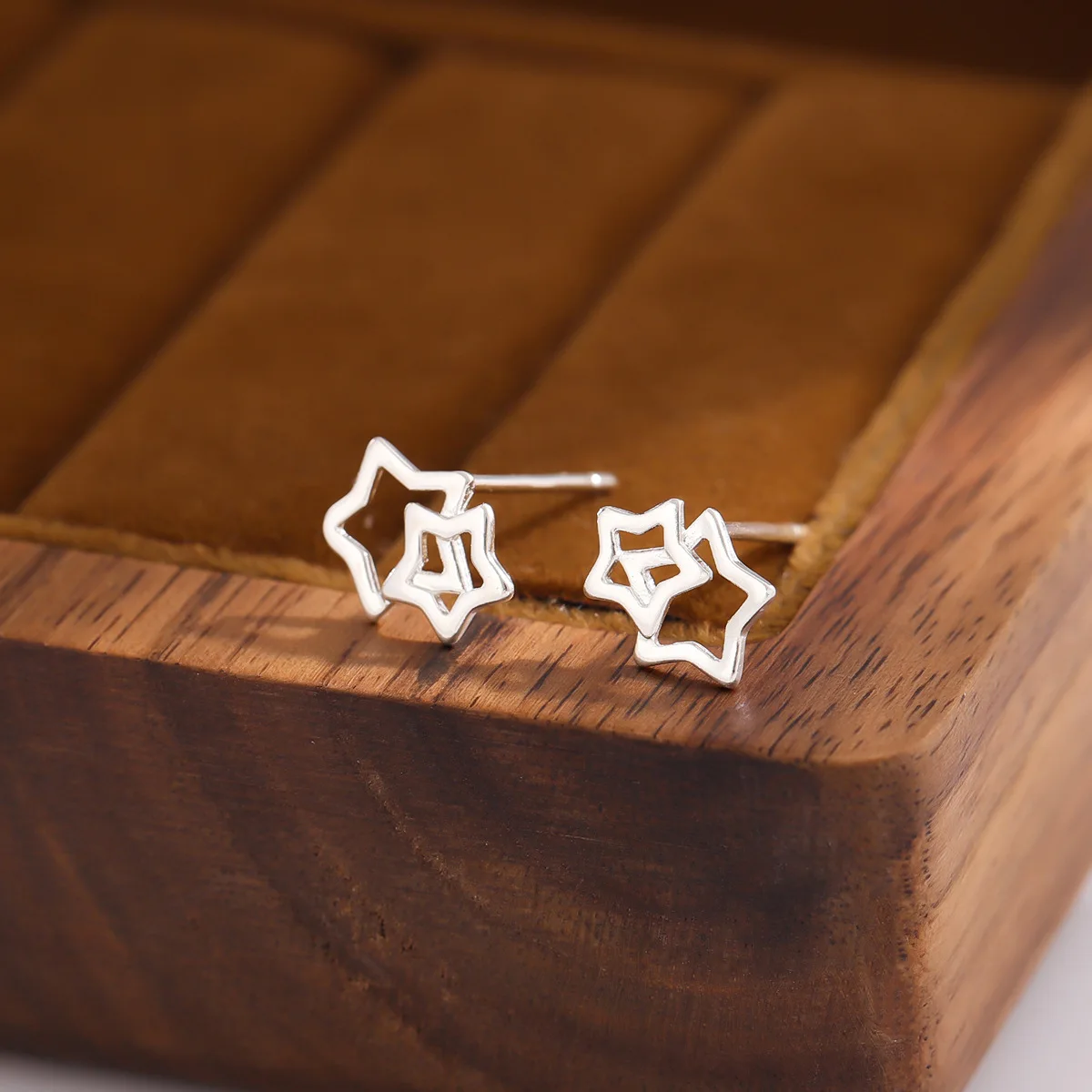 UiniTail new 925 Tibetan Silver Fashion Cute Cute Hollow Double Five pointed Star Simple and Elegant Small Earrings  ED209