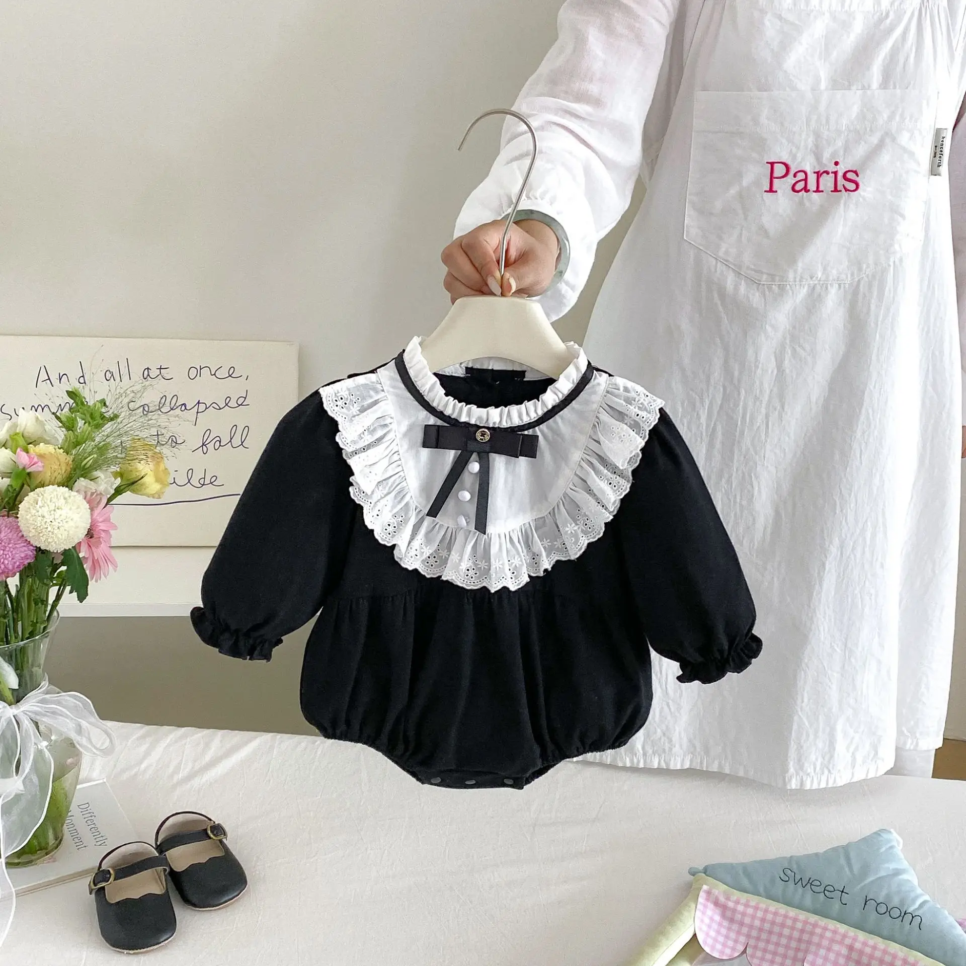 2026 Autumn Baby Girls Long Sleeve Bodysuit Lace Ruffle Collar Bow Decor Infant Onesie Daily Wear Outfit for 0-2T Girls