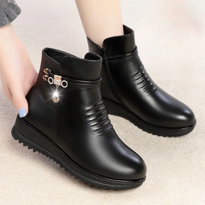 أحذية نسائية شتوية بكعب مكتنز لعام 2025 دافئة - أحذية قصيرة للأمهات ذات ارتفاع فروي لزيادة منتصف العمر #4