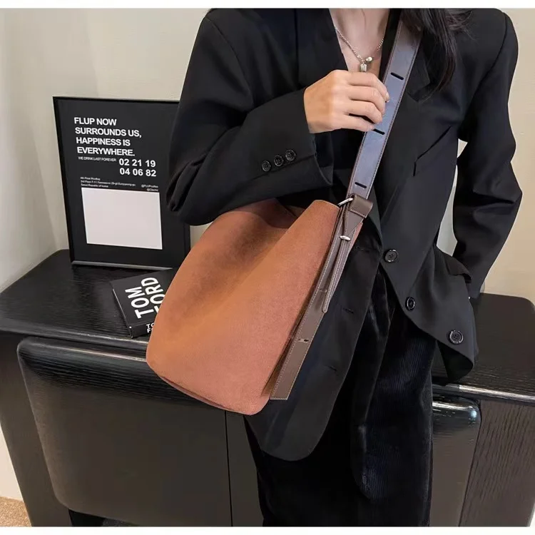 Women Bucket bag Matte Leather Female Messenger Crossbody bag Wide strap Shoulder Bag for lady handbag bolsos black