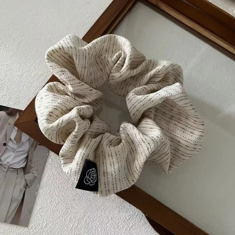 แบรนด์วินเทจ Scrunchie แถบผมยางยืดลายสก็อตเครื่องประดับผมผมออกแบบมัดผมหางม้า