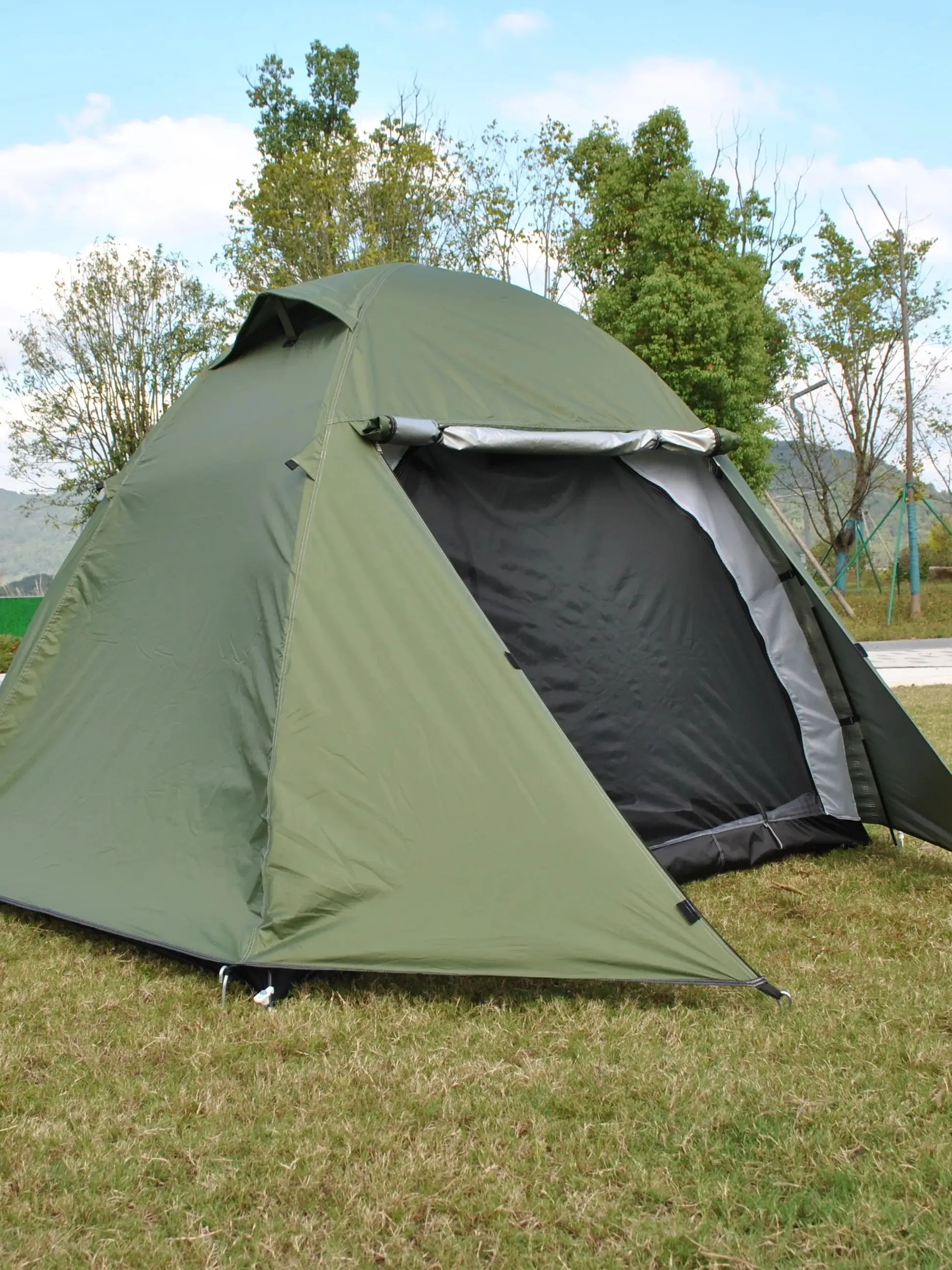 CZX-745 2-Person 4-Season Backpacking Tent Durable Sunscreen Design for Outdoor Camping Adventures